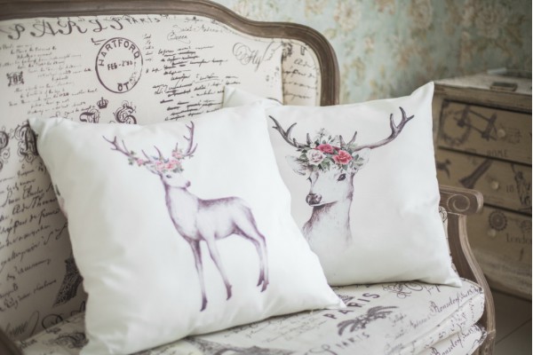 Декоративные подушки с оленем l Decorative pillows with a deer