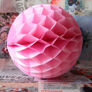 Бумажный розовый шар
