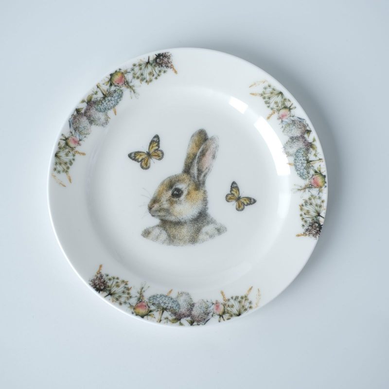 Тарелка закусочная "Кролик в цветах"
