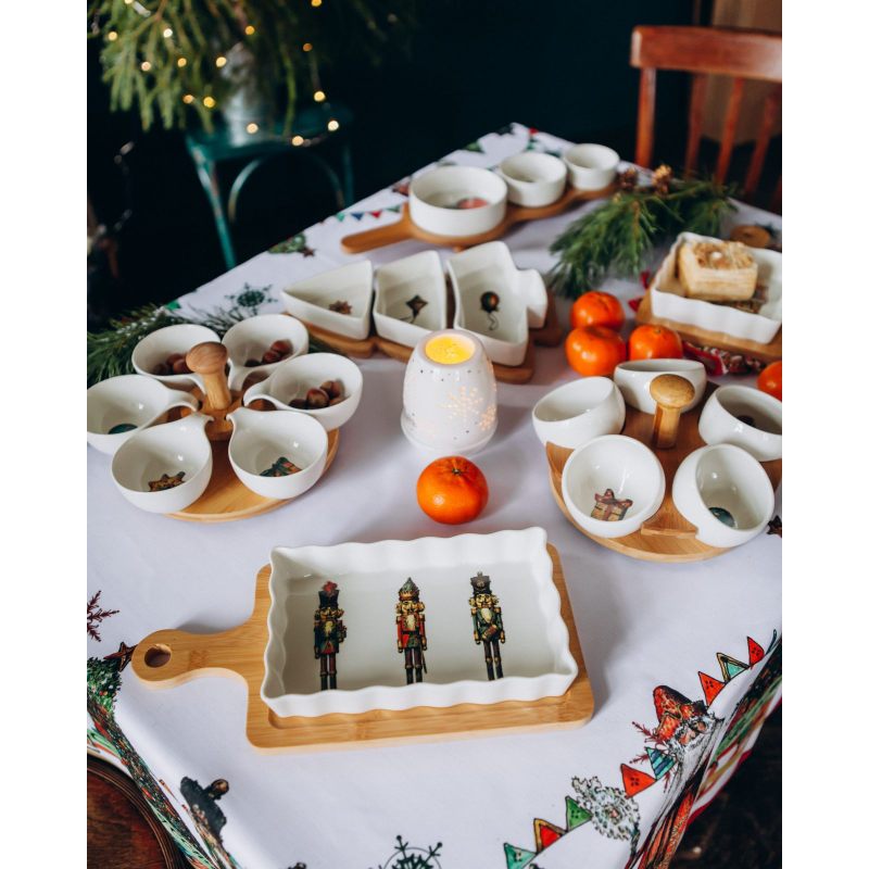 Блюдо прямоугольное "Пряничное Рождество" с подставкой из бамбука