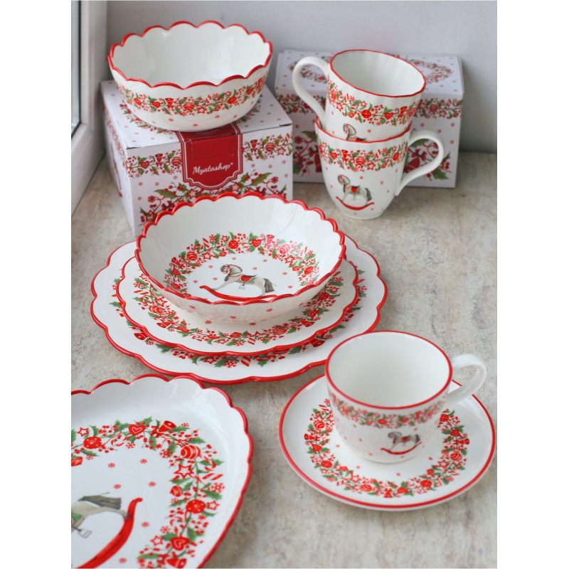 Суповая новогодняя тарелка "Christmas Traditions" 18см