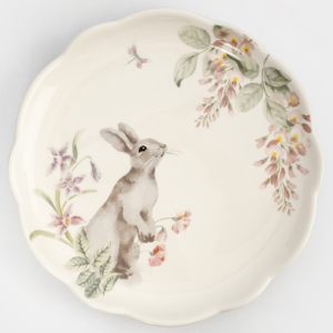 Тарелка пасхальная обеденная "Кролик с цветами" 25 см в подарочной упаковке