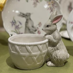 Конфетница пасхальная "Кролик с корзинкой" 12х16 см в подарочной упаковке