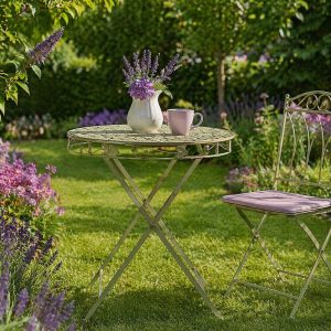 Садовый стол с листьями